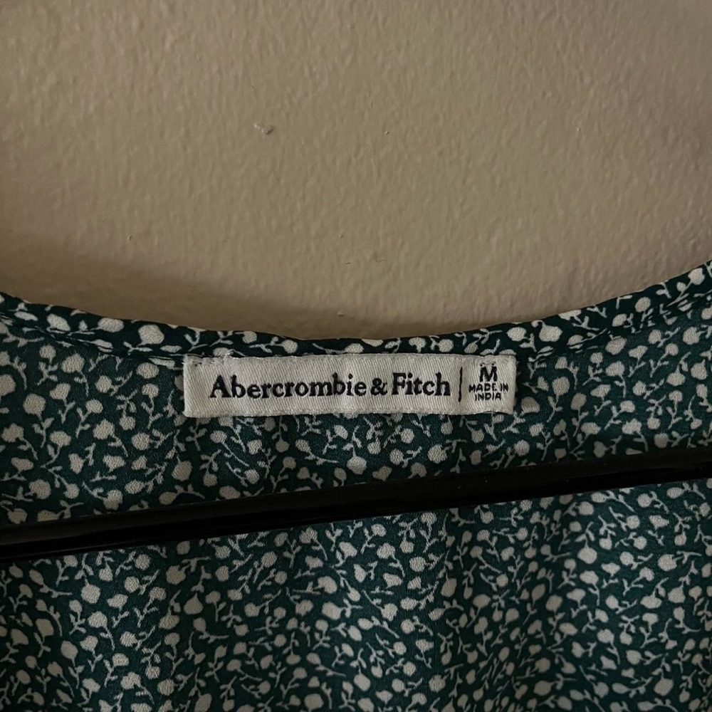 Abercrombie & Fitch Forest Green Floral Blouse - Picture 2 of 3